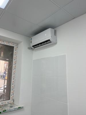 Монтаж системы кондиционирования в клинике